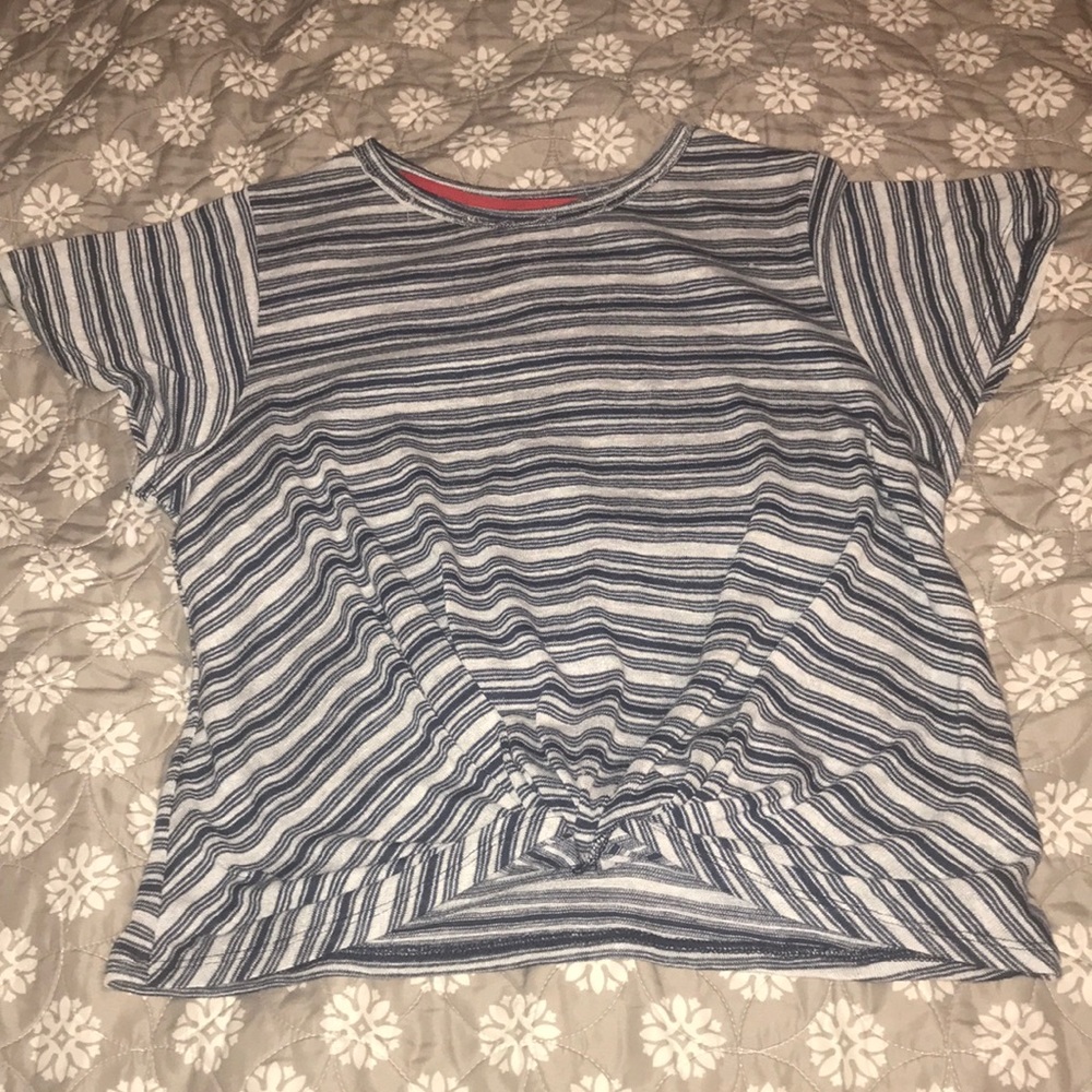 Blue and white stripped knotted crop top.